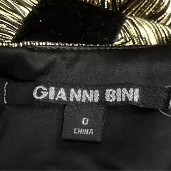 Gianni Bini Metallic Pleated Maxi Dress - Size 0 - Picture 5 of 5